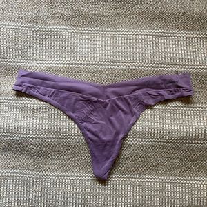 VS Seamless Incredible Thong